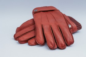 mens-leather-gloves-1194450_1920.jpg